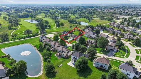 8832 Kingman Dr, West Des Moines, IA 50266