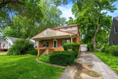 3116 52nd St, Des Moines, IA 50310