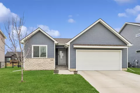 715 NE Whitetail Dr, Ankeny, IA 50021