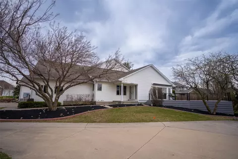 4845 Caldwell Ct, Pleasant Hill, IA 50327