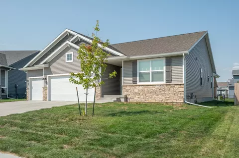 614 Alpha St NW, Bondurant, IA 50035