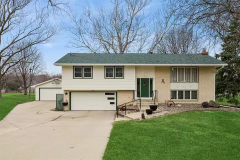 600 N Shadyview Blvd, Pleasant Hill, IA 50327