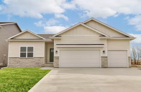 17558 Brookview Dr, Urbandale, IA 50323