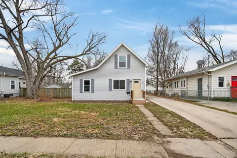 2343 E Grand Ave, Des Moines, IA 50317