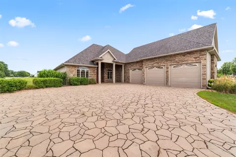 2508 Cottonwood Rd, Ames, IA 50014