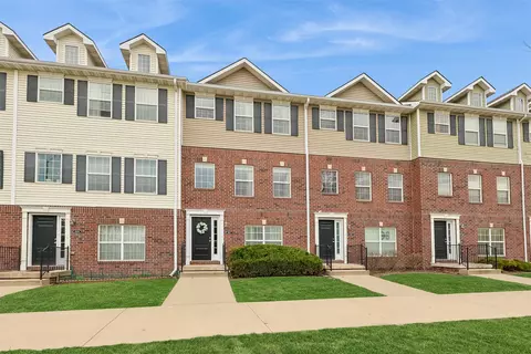 6913 Jack London Dr, Johnston, IA 50131