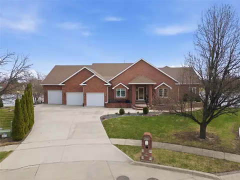 809 NE Vail Ct, Ankeny, IA 50021