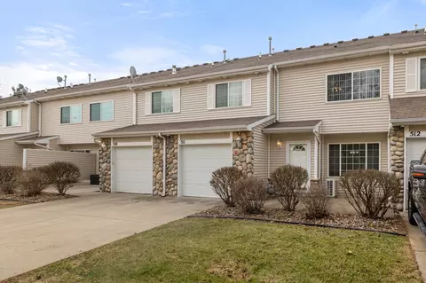 3799 Village Run Dr #511, Des Moines, IA 50317