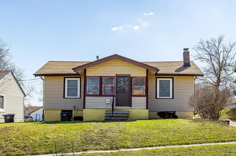 328 Forest Ave, Des Moines, IA 50314
