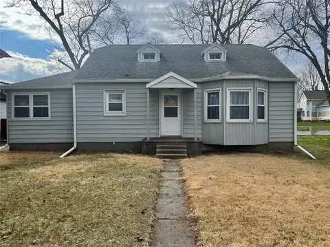 701 14th St, Dallas Center, IA 50063