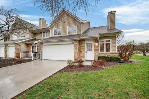 811 Burr Oaks Dr #1201, West Des Moines, IA 50266