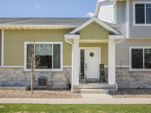477 Spring Crest Ln, Waukee, IA 50263