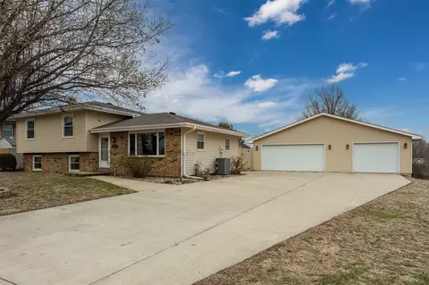 915 Dallas St, De Soto, IA 50069