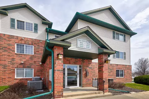 101 NW 8th St #102, Grimes, IA 50111