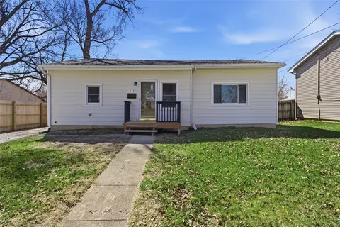 713 N 8th Ave E, Newton, IA 50208