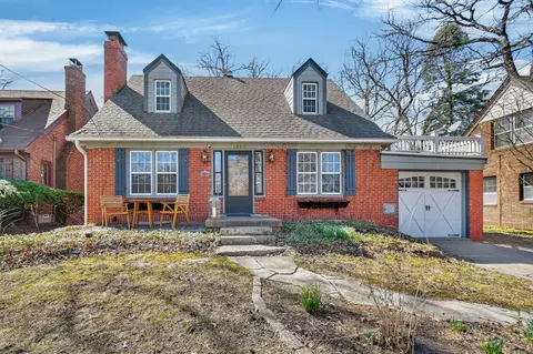 1530 41st St, Des Moines, IA 50311