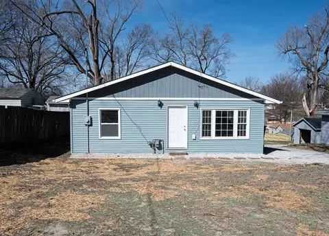 1212 E 36th St, Des Moines, IA 50317