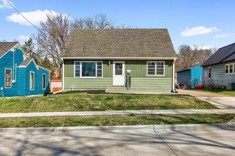 3837 16th St, Des Moines, IA 50313