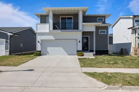 1414 NE Polk Dr, Grimes, IA 50111