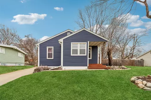 2407 E 39th Ct, Des Moines, IA 50317