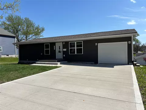 1206 W Adair St, Creston, IA 50801