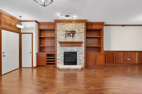 5484 Longview Ct #6, Johnston, IA 50131