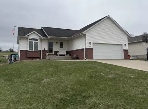 112 Court St, Victor, IA 52347