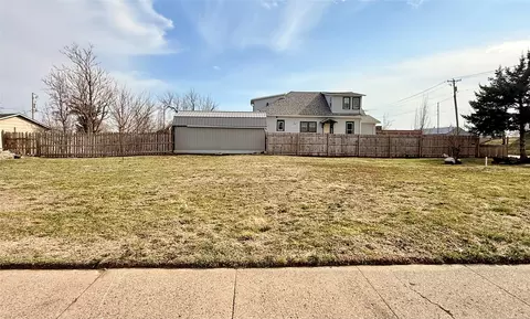 901 903 Bromley St, Marshalltown, IA 50158