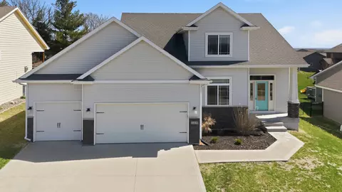1409 Evans View Dr, Adel, IA 50003