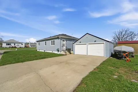2409 Mckinley St, Perry, IA 50220