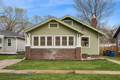 2115 York St, Des Moines, IA 50316