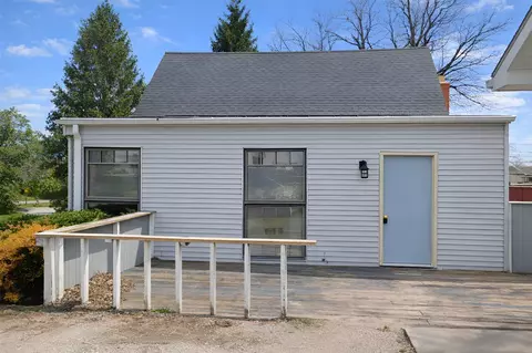 5016 Highway 92, Prole, IA 50229