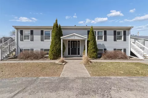 2 Country Ln #1, Clear Lake, IA 50401