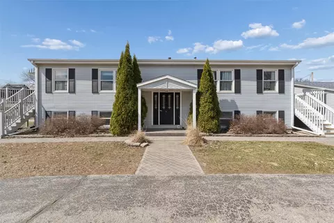 2 Country Ln #4, Clear Lake, IA 50401