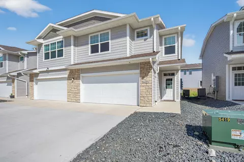 5421 154th Ct, Urbandale, IA 50323
