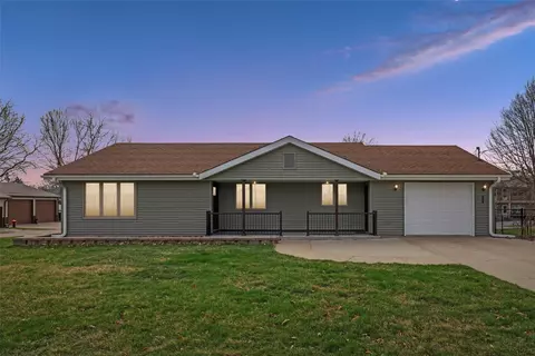 307 S Columbus St, Pleasantville, IA 50225