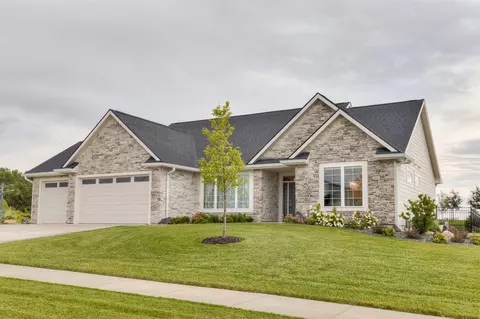 6111 NE Briarwood Dr, Ankeny, IA 50021