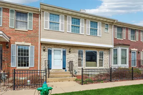 2711 Bristol Dr, Ames, IA 50010