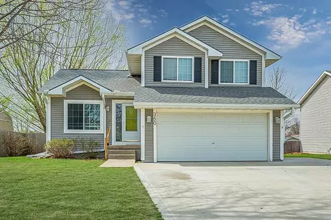 350 SE Westgate Dr, Waukee, IA 50263