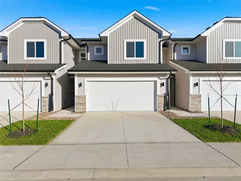 6913 Poppy Ct, Johnston, IA 50131