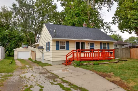 3814 67th St, Urbandale, IA 50322