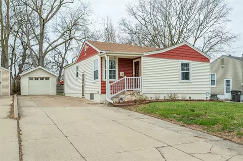 2516 57th St, Des Moines, IA 50310