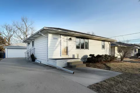 3941 E 26th St, Des Moines, IA 50317