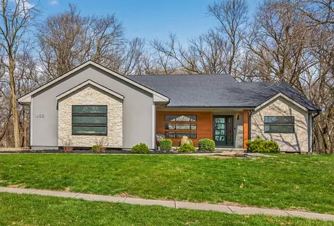 14881 Woodcrest Dr, Clive, IA 50325