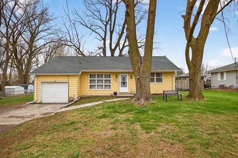 5176 NE 5th St, Des Moines, IA 50313