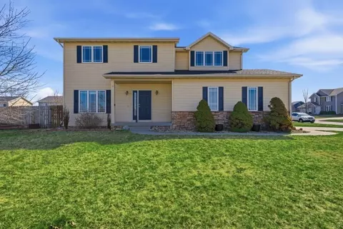1213 Cove St SE, Bondurant, IA 50035