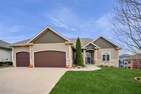 14504 Brookview Dr, Urbandale, IA 50323