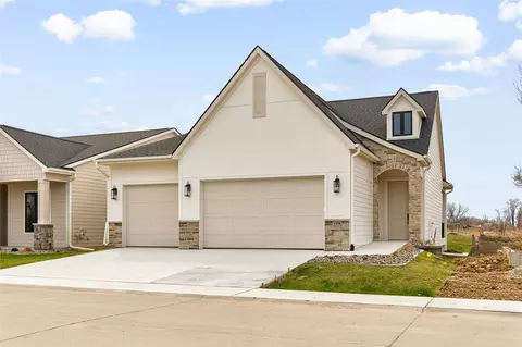1350 SE Menlo Dr, Waukee, IA 50263