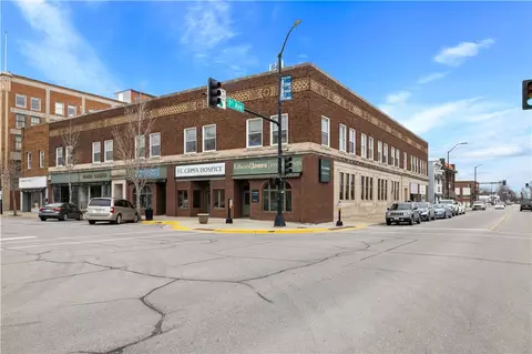 104 1st Ave E #1, Newton, IA 50208
