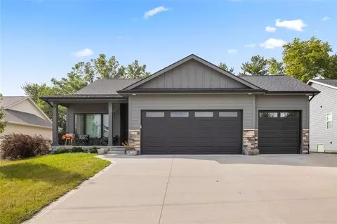 234 Crossroads Ct, Polk City, IA 50226